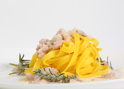 Saffran Tagliatelle with sausage and Bagòss