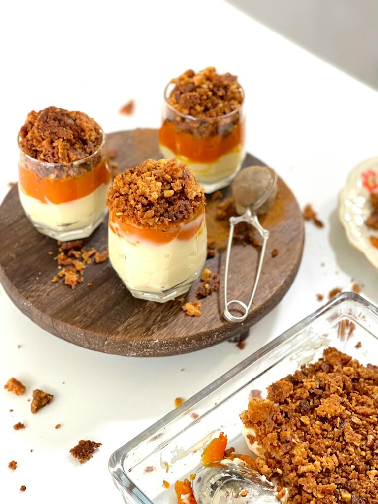 Semifreddo al mascarpone, albicocche e amaretti